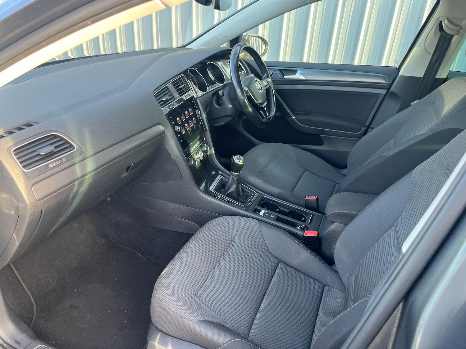 Used Volkswagen Golf 2017 for sale - 76936628: Photo 6