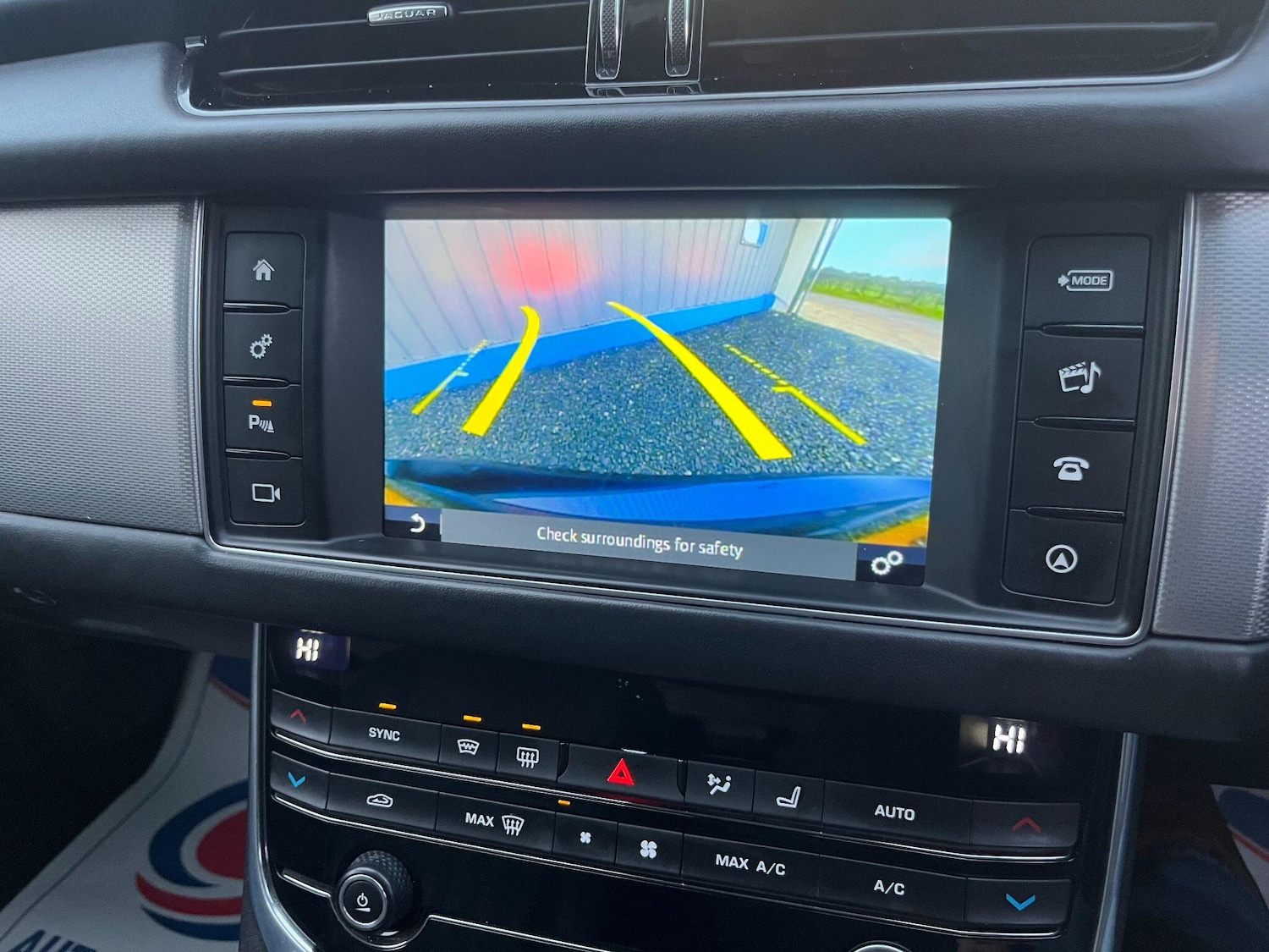 Used Jaguar XF 2016 for sale - 77202956: Photo 5