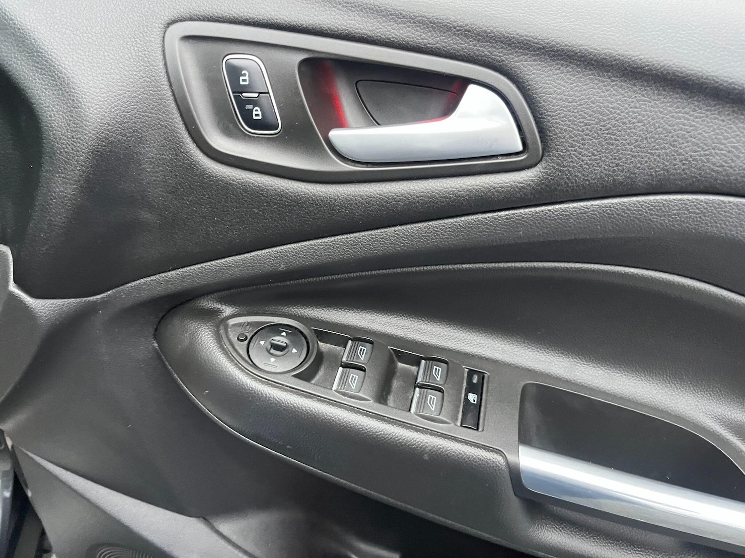 Used Ford Kuga 2017 for sale - 76935814: Photo 41