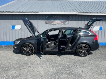 Used Volvo V60 2015 for sale - 79158338: Photo