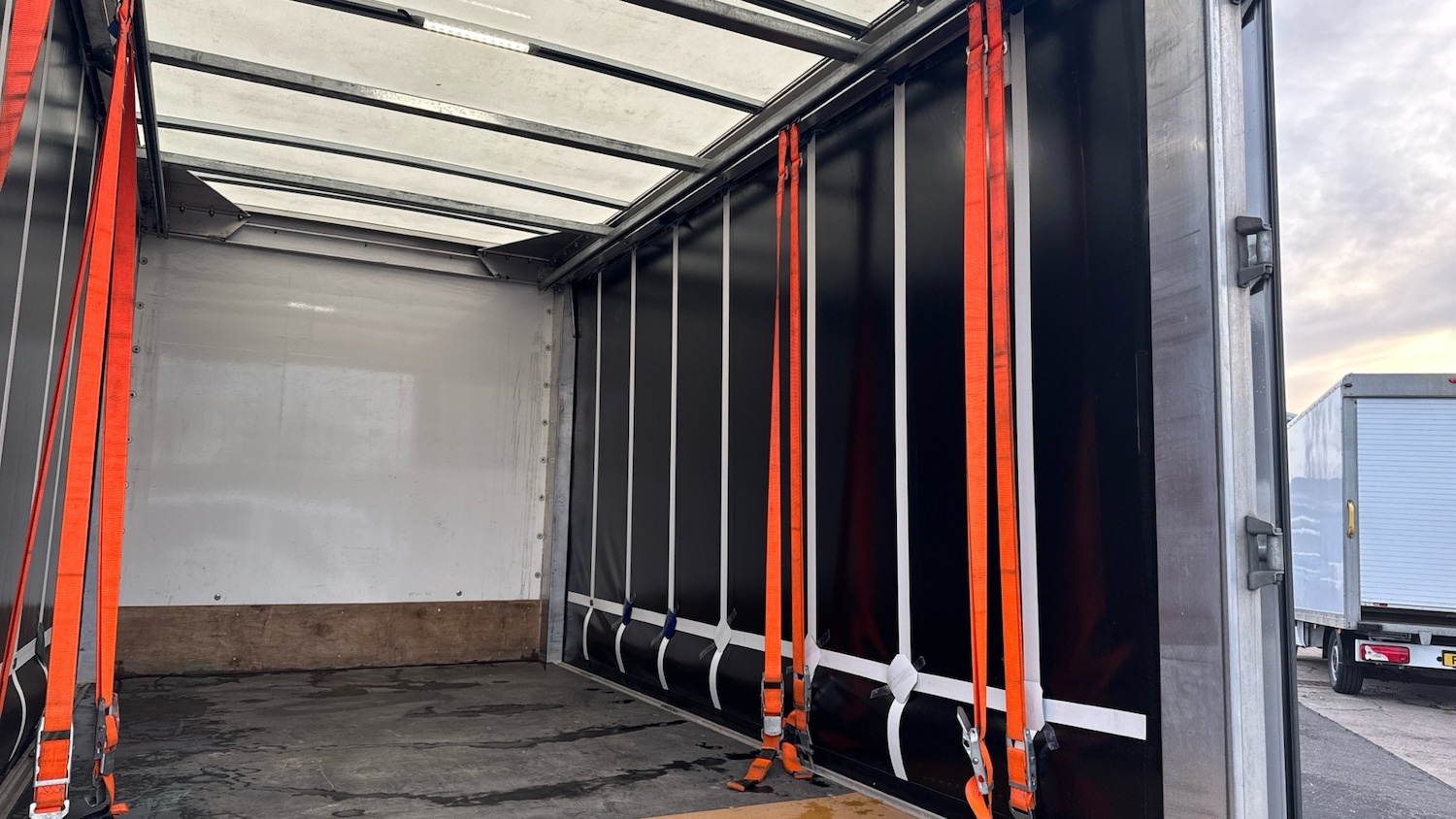 Used Mercedes-Benz Sprinter 2023 for sale - 77282370: Photo 17