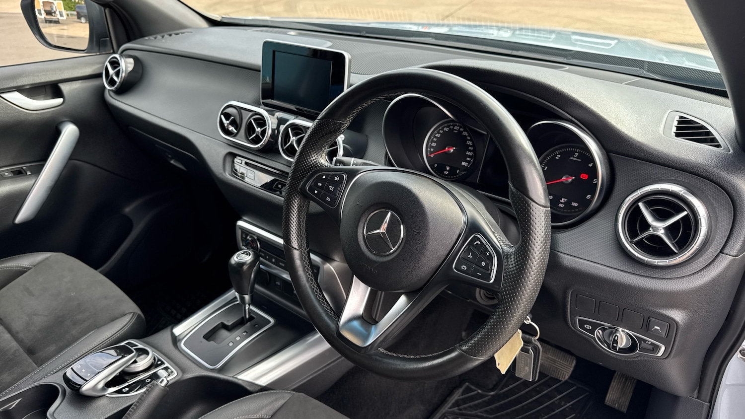 Used Mercedes-Benz X Class 2019 for sale - 76156891: Photo 11