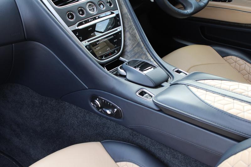 Used Aston Martin DBS 2022 for sale - 77106628: Photo 19