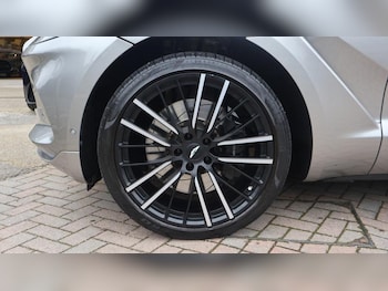 Used Aston Martin DBX 2023 for sale - 77627029: Photo