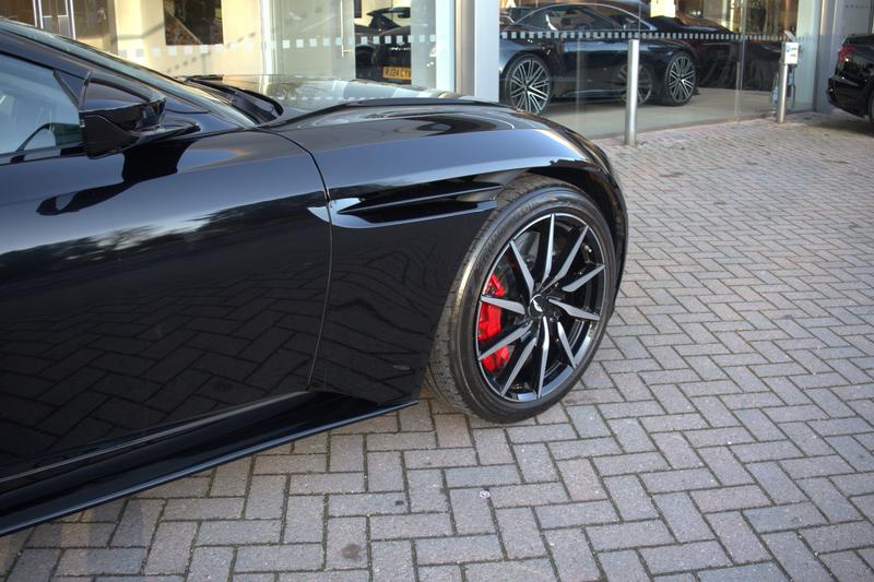 Used Aston Martin DB11 2017 for sale - 77067456: Photo 19