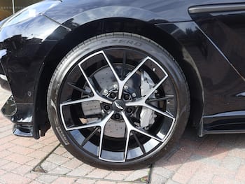 Used Aston Martin DBX 2024 for sale - 79780164: Photo