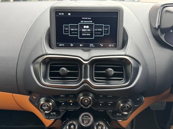 Used Aston Martin Vantage 2024 for sale - 76222680: Photo 22