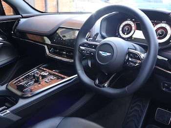 Used Aston Martin DBX 2025 for sale - 78463006: Photo