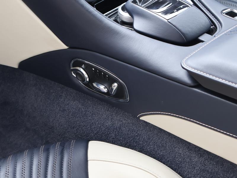 Used Aston Martin DB11 2016 for sale - 76438479: Photo 25