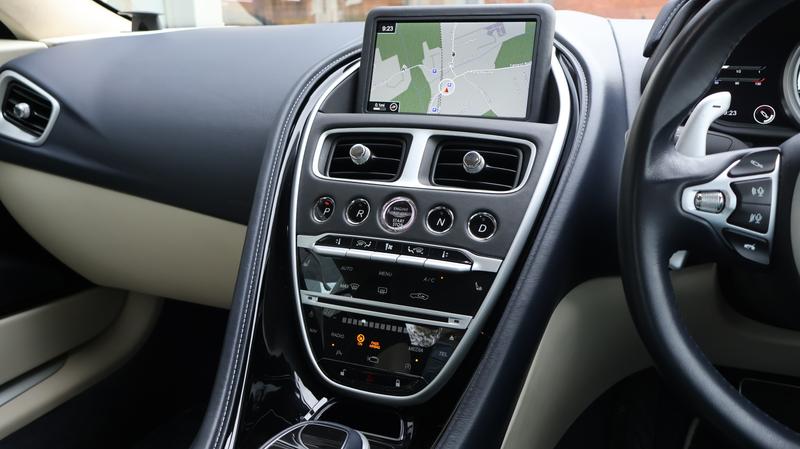 Used Aston Martin DB11 2016 for sale - 76438479: Photo 8