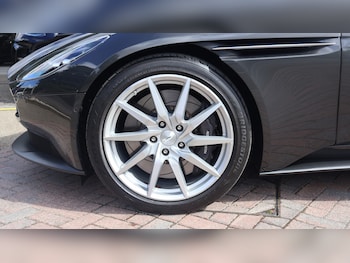 Used Aston Martin DB11 2020 for sale - 79508221: Photo