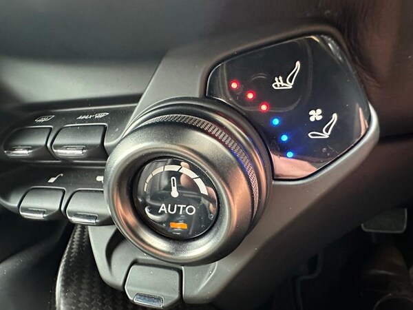 Used Aston Martin Vantage for sale - 75517571: Photo 12