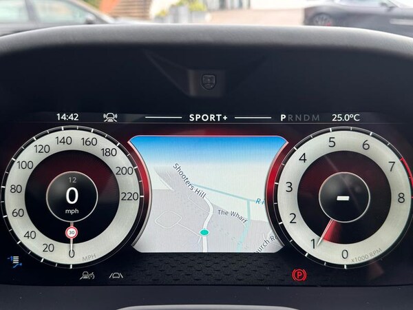 Used Aston Martin DBX 2025 for sale - 75676956: Photo 5