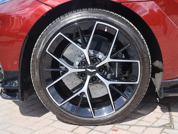 Used Aston Martin DBX 2023 for sale - 78592780: Photo