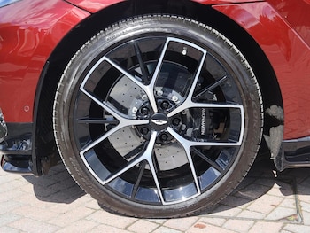 Used Aston Martin DBX 2023 for sale - 78903601: Photo