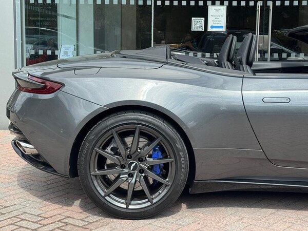 Used Aston Martin DB11 2018 for sale - 75676969: Photo 14