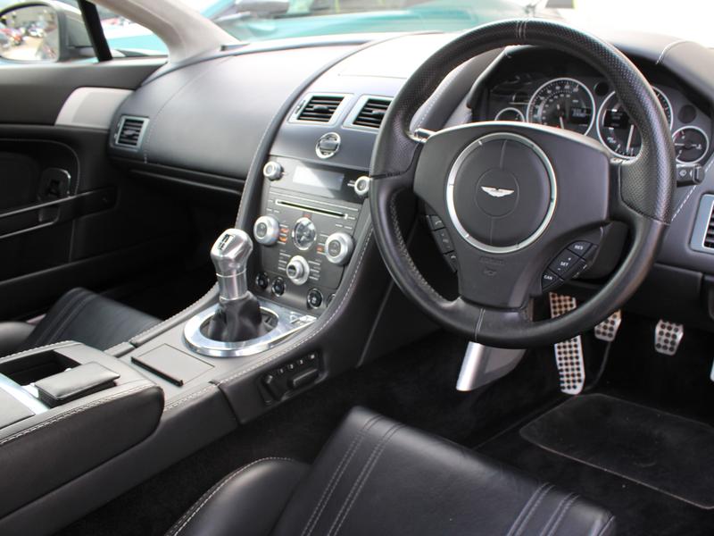 Used Aston Martin Vantage 2010 for sale - 76797034: Photo 3