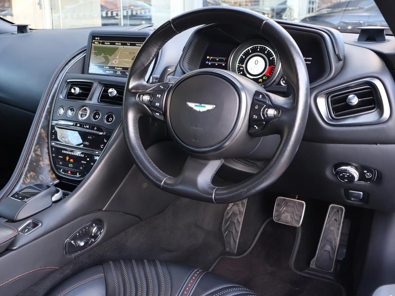 Used Aston Martin DB11 2017 for sale - 76866928: Photo 3