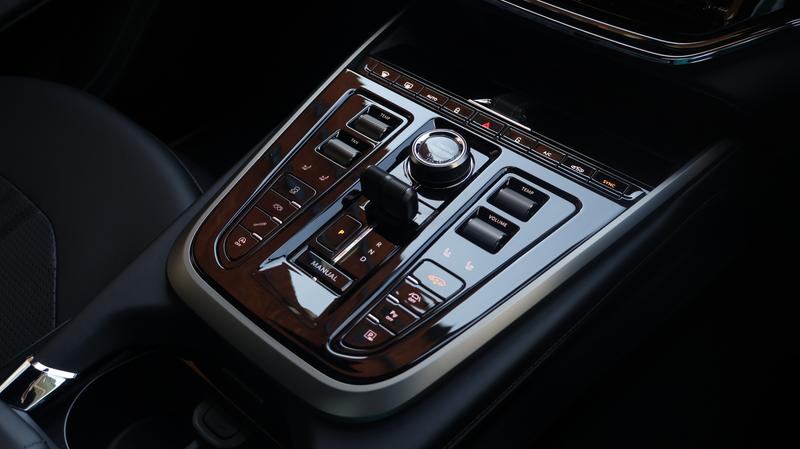 Used Aston Martin DBX 2025 for sale - 78166193: Photo 16