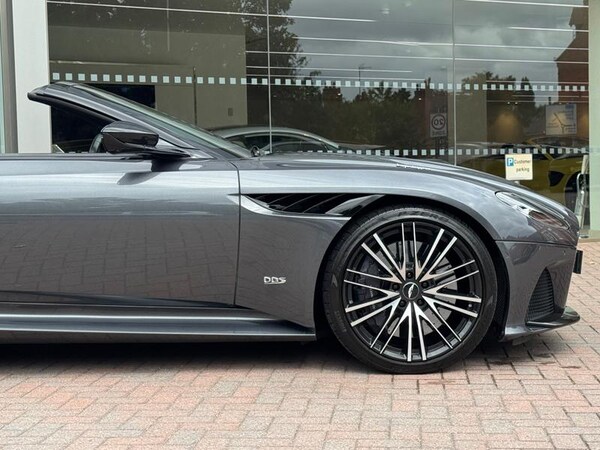 Used Aston Martin DBS 2020 for sale - 75621061: Photo 10