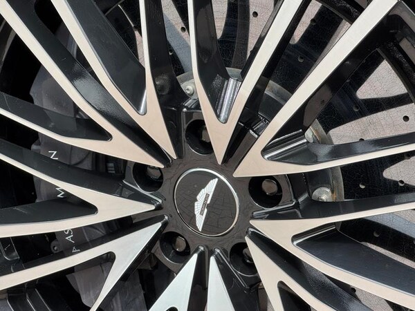 Used Aston Martin DBS 2020 for sale - 75621061: Photo 17