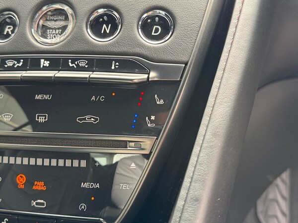 Used Aston Martin DBS 2020 for sale - 75621061: Photo 23