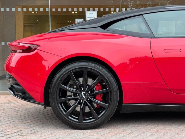 Used Aston Martin DB11 2018 for sale - 76076713: Photo 14