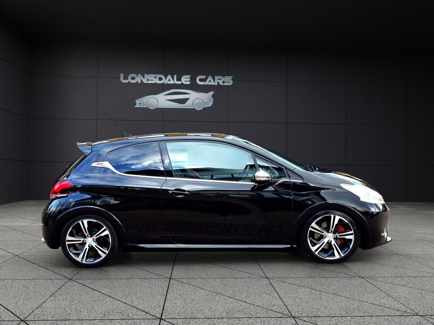 Used Peugeot 208 2014 for sale - 77694359: Photo 18