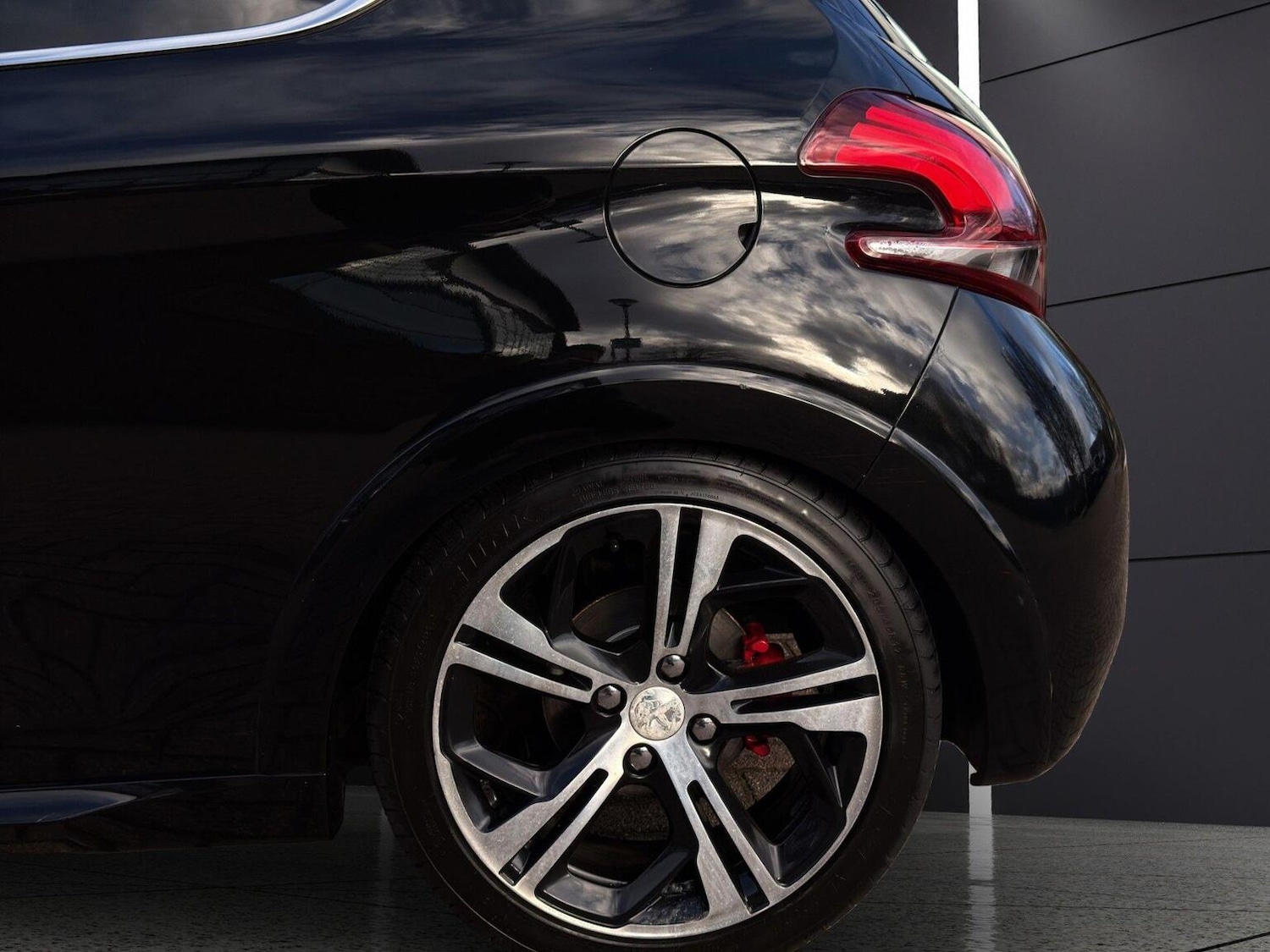 Used Peugeot 208 2014 for sale - 77694359: Photo 36