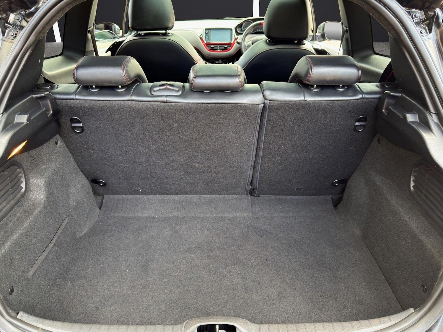 Used Peugeot 208 2014 for sale - 77694359: Photo 41