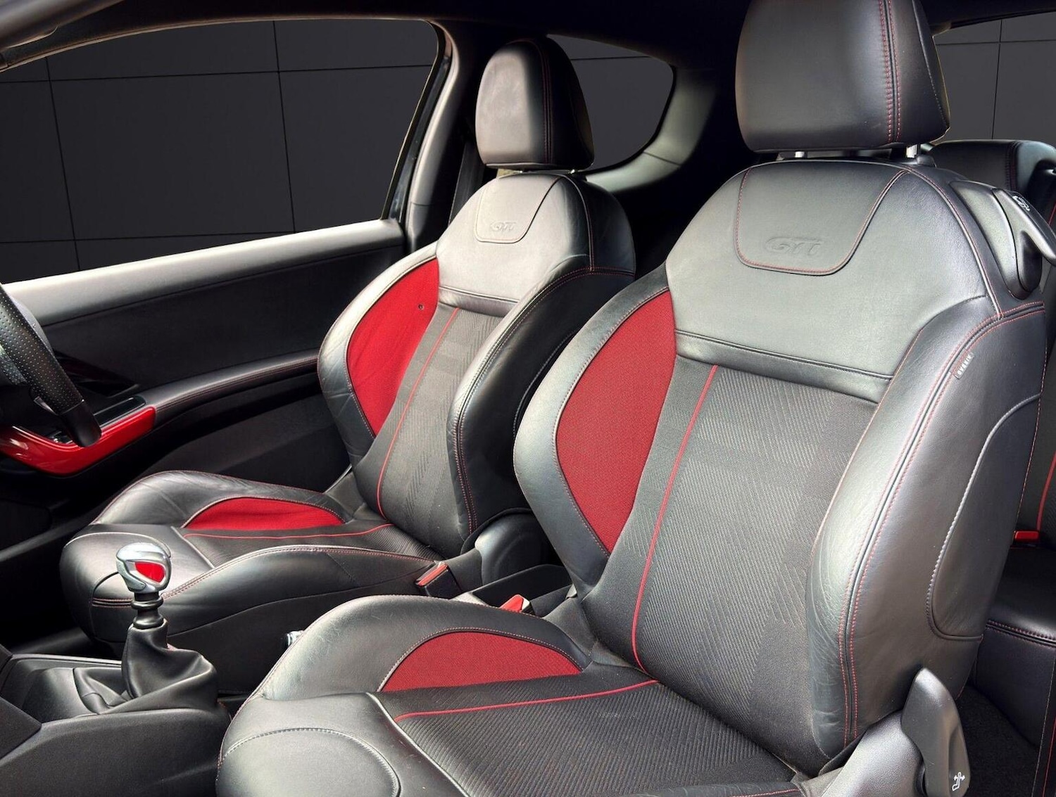 Used Peugeot 208 2014 for sale - 77694359: Photo 44