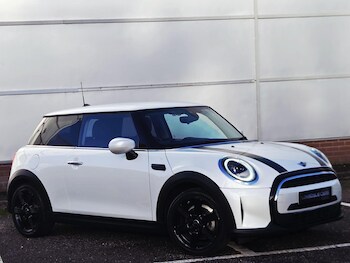 Used MINI Hatch 2024 for sale - 77046311: Photo