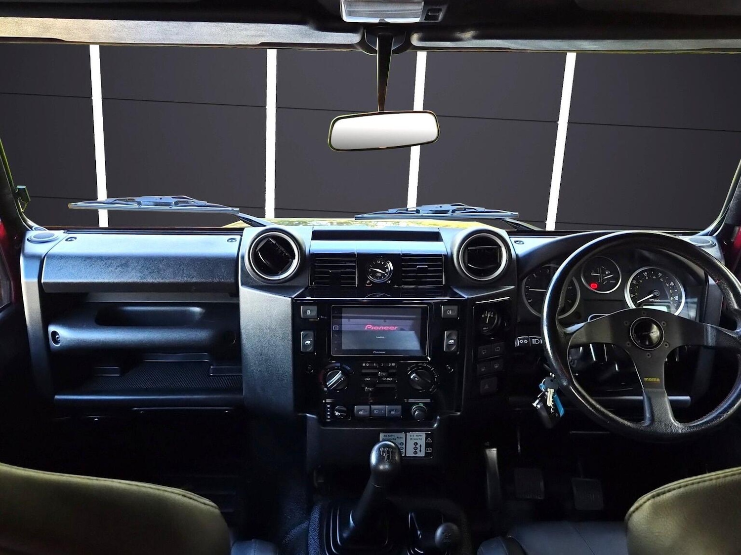 Used Land Rover Defender 2015 for sale - 78190604: Photo 18