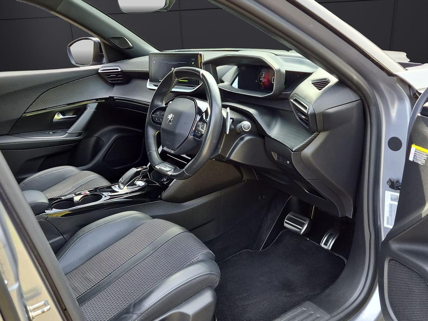 Used Peugeot 2008 2020 for sale - 78219603: Photo 3