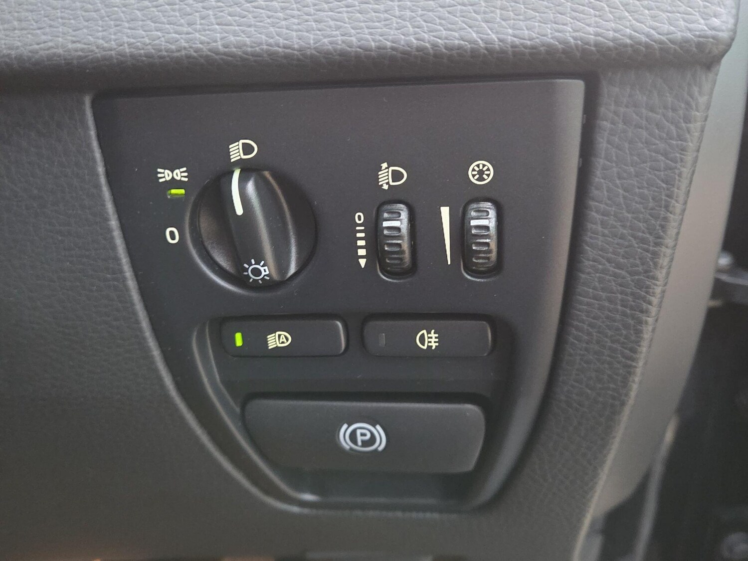 Used Volvo XC90 for sale - 77688833: Photo 29