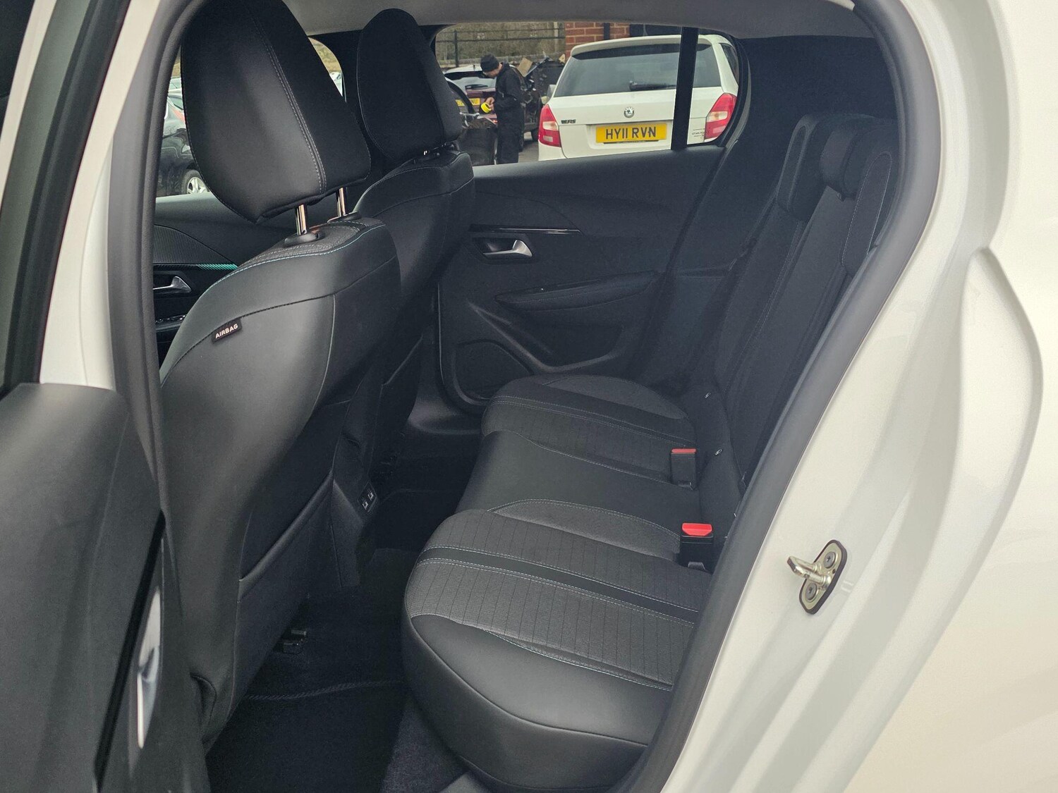 Used Peugeot 208 for sale - 77688792: Photo 23