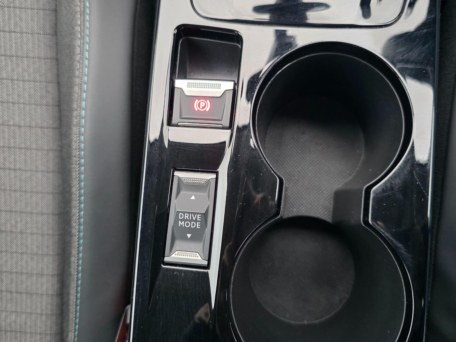 Used Peugeot 208 for sale - 77688792: Photo 25