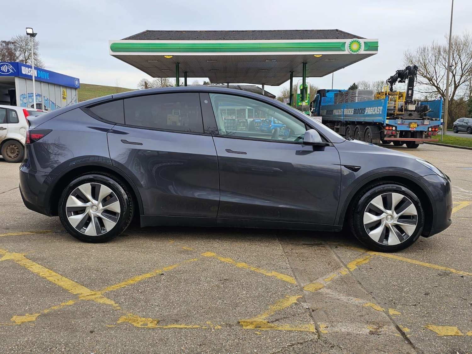 Used Tesla Model Y 2023 for sale - 77688784: Photo 11