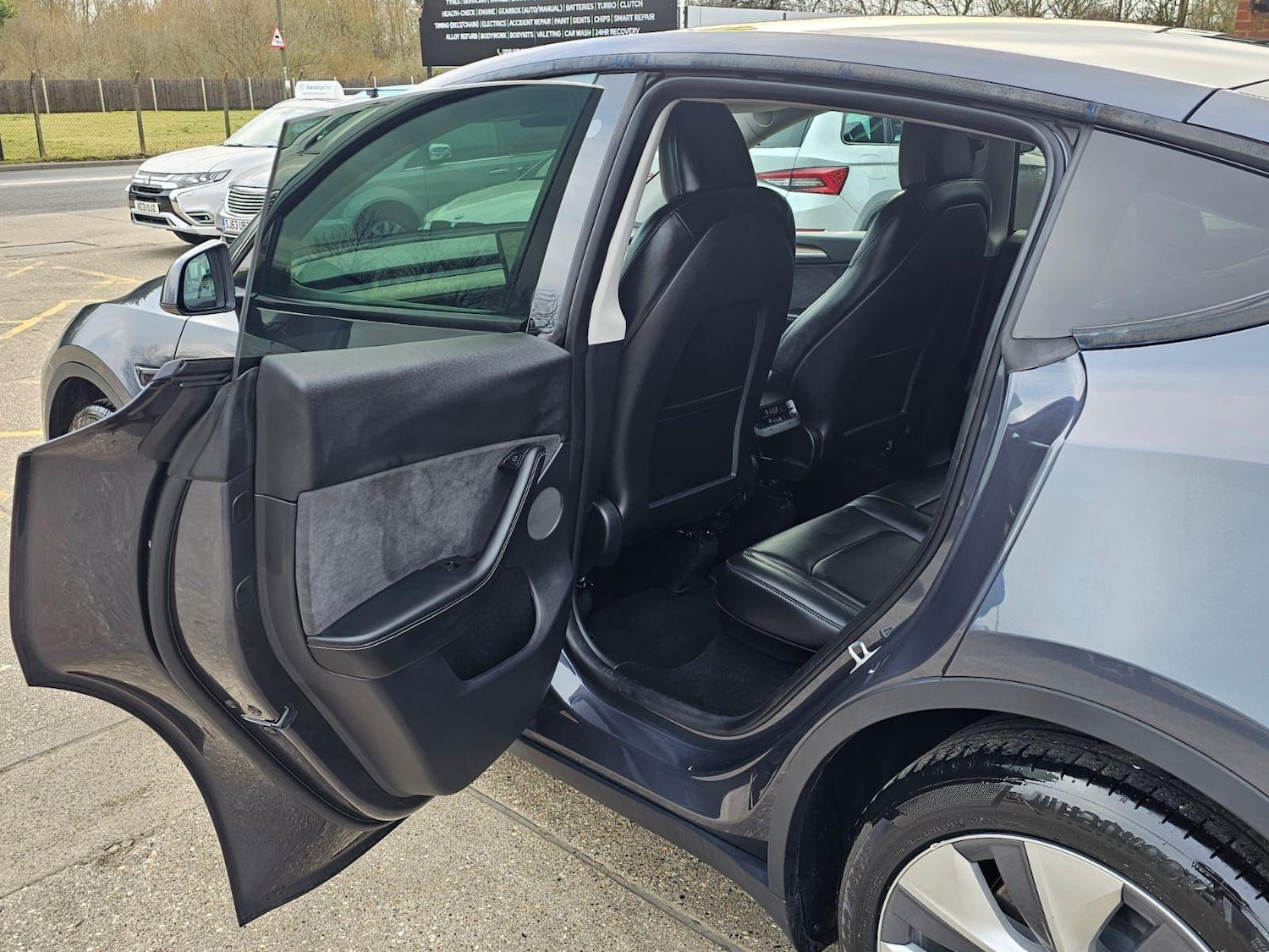 Used Tesla Model Y 2023 for sale - 77688784: Photo 31