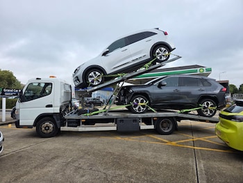 Used Mitsubishi Canter 2016 for sale - 77688800: Photo