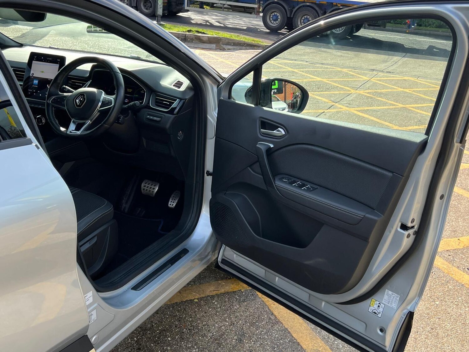 Used Renault Captur 2024 for sale - 77688808: Photo 35