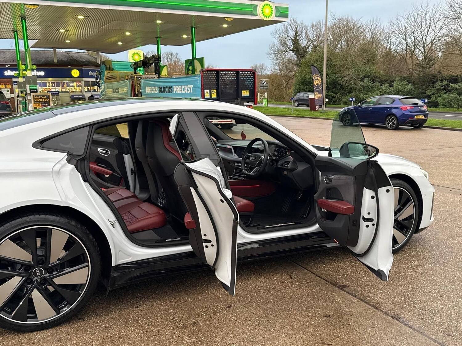 Used Audi RS e-tron GT for sale - 77688816: Photo 14