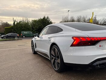 Used Audi RS e-tron GT 2022 for sale - 77688816: Photo