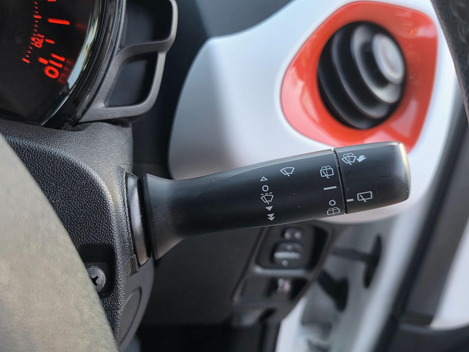 Used Peugeot 108 2017 for sale - 77784458: Photo 32