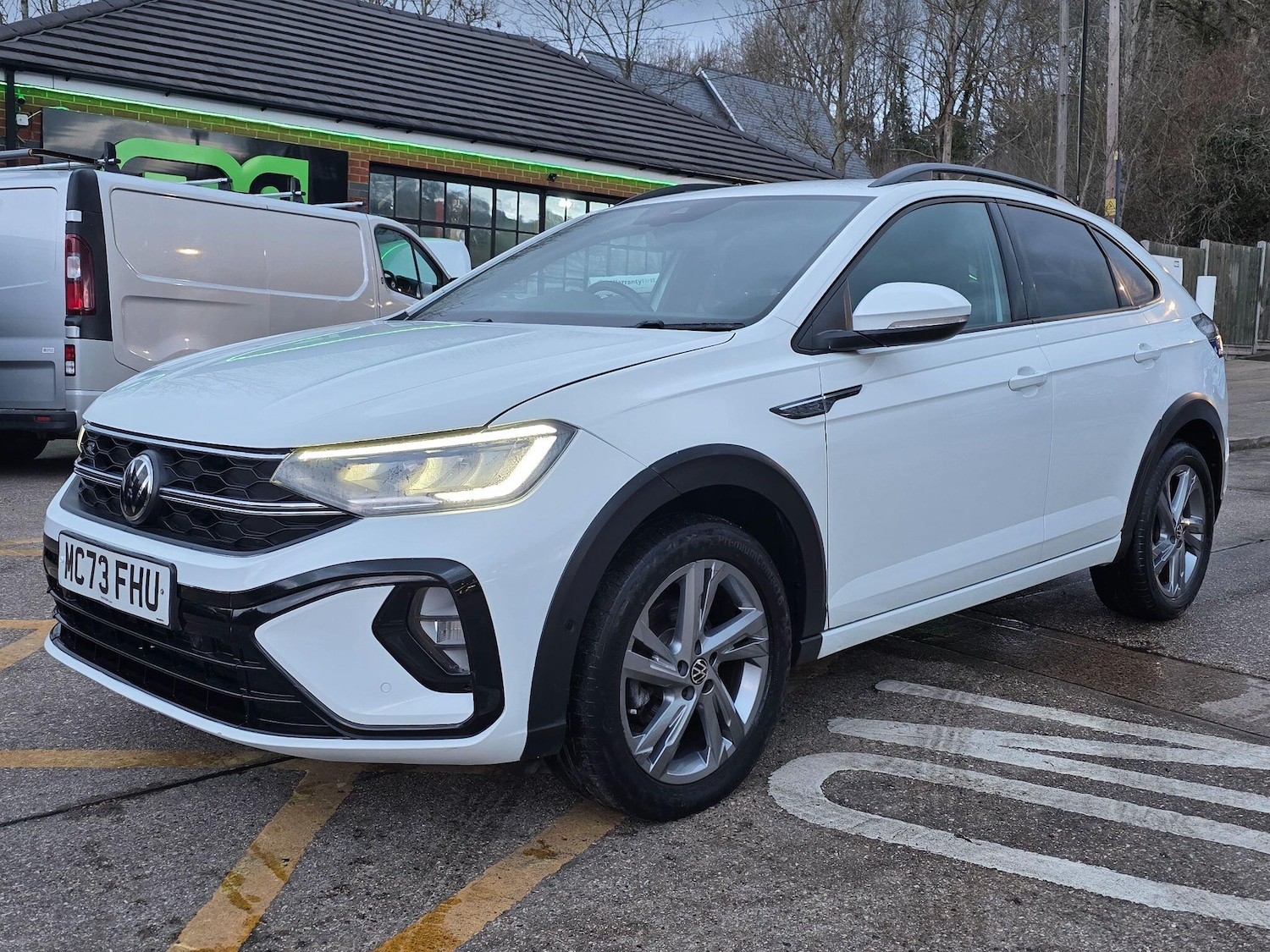 Used Volkswagen Taigo for sale - 77688824: Photo 3