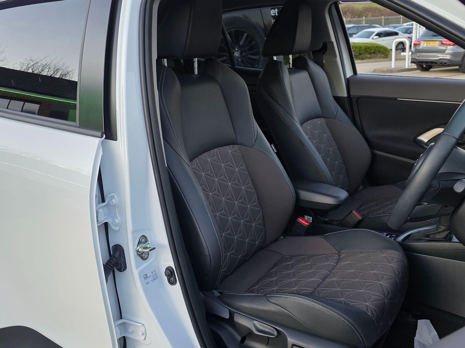 Used Toyota Yaris Cross 2023 for sale - 77688817: Photo 15