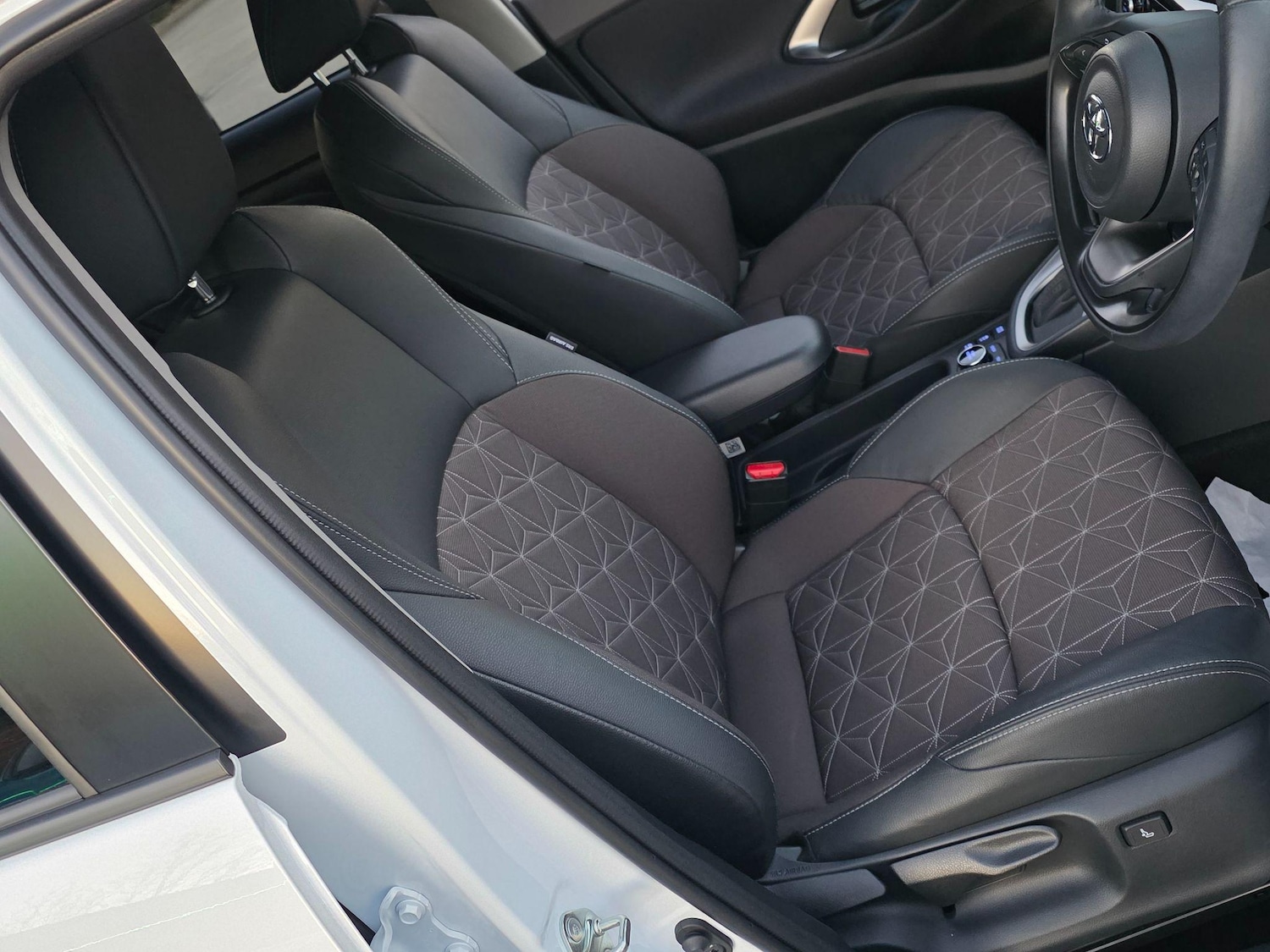 Used Toyota Yaris Cross 2023 for sale - 77688817: Photo 16