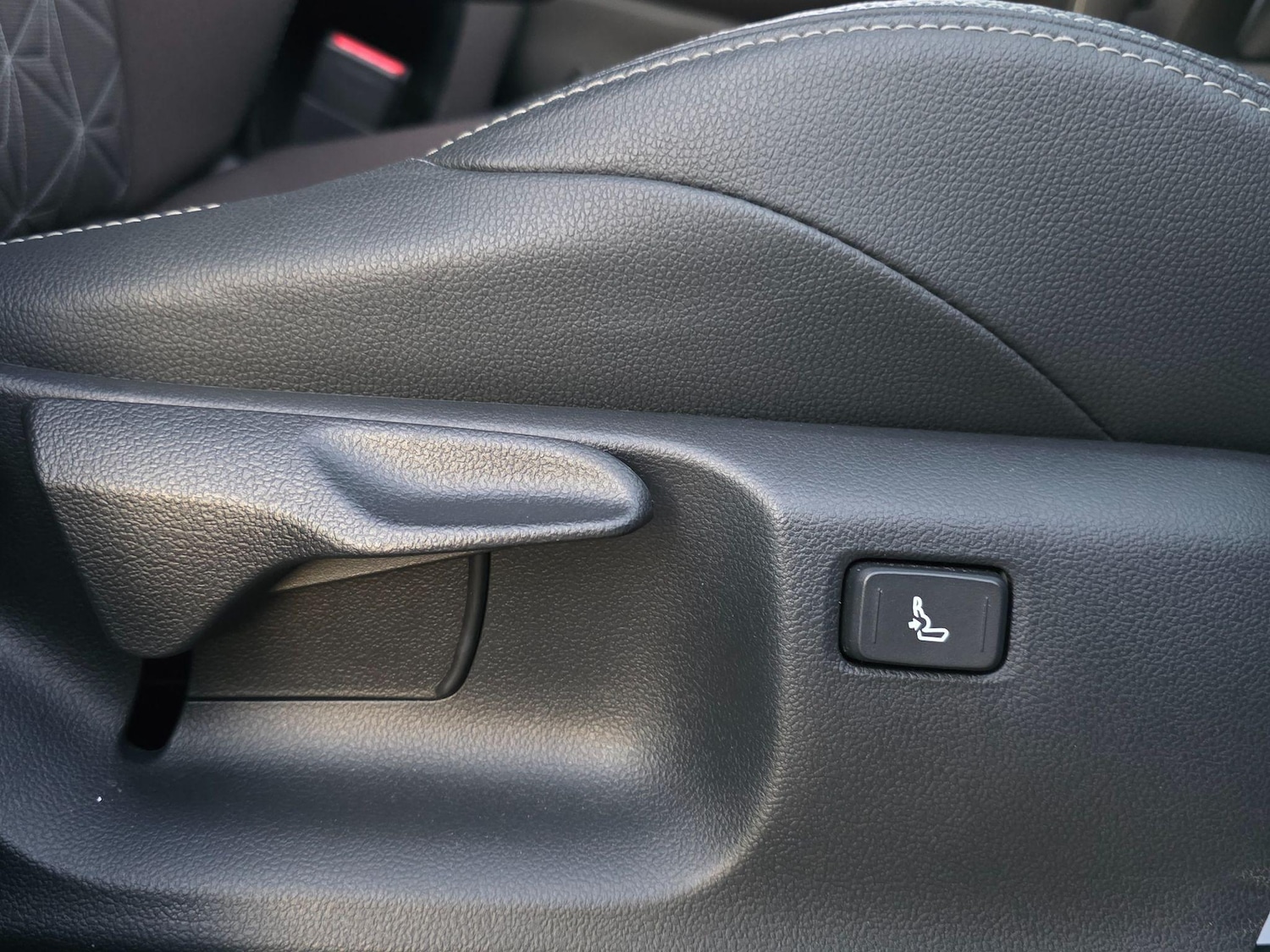 Used Toyota Yaris Cross 2023 for sale - 77688817: Photo 17