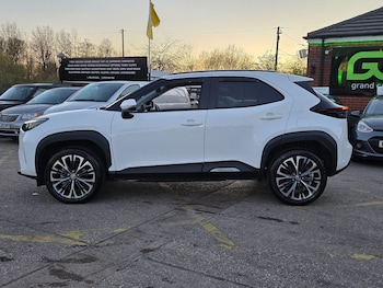 Used Toyota Yaris Cross 2023 for sale - 77688817: Photo