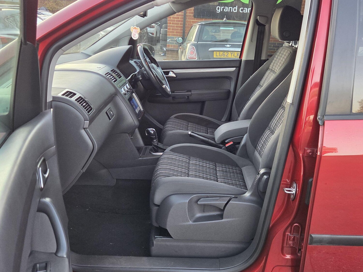 Used Volkswagen Touran for sale - 77688795: Photo 44